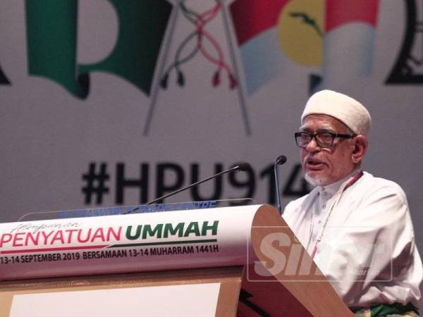 Abdul Hadi berucap pada Himpunan Penyatuan Ummah hari ini. -Foto Sinar Harian ZAHID IZZANI