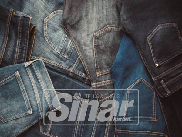 PENJAGAAN denim cukup penting bagi memelihara kualiti.