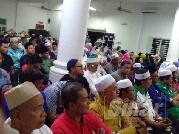 Antara yang hadir ceramah perpaduan ummah Muafakat Nasional Peringkat Negeri Selangor di Kompleks Tarbiah (Komta) Darul Hidayah, Dusun Tua di sini semalam.