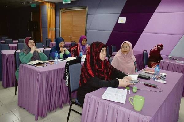 ANTARA peserta yang mengikuti program RICH 1.0 secara offline seawal jam 4.30 pagi di Kumpulan Media Karangkraf, Shah Alam baru-baru ini.