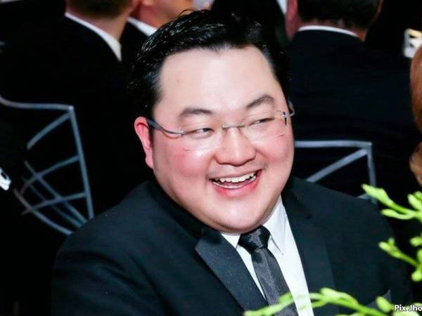 Jho Low dikatakan mengatur pembayaran deposit keselamatan berjumlah AS$576, 943, 490 kepada Aabar Investments PJS (Aabar) bagi pengambilalihan Tanjong Energy Holdings Sdn Bhd (TEHSB) bertujuan untuk diselewengkan.