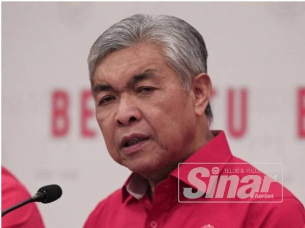 Ahmad Zahid pada sidang media Kongres Maruah Melayu di Bangunan UMNO, PWTC, Kuala Lumpur. - Foto: Zahid Izzani