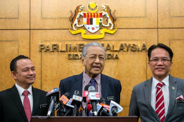 Perdana Menteri pada sidang media Mesyuarat Ketiga Penggal Kedua Parlimen ke-14 di Bangunan Parlimen hari ini. - Foto Bernama