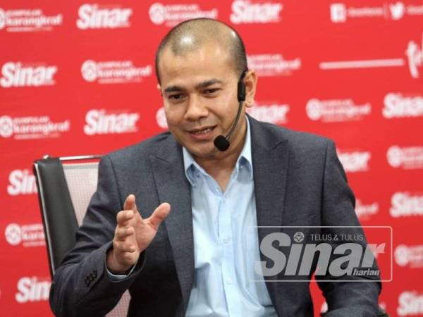 Dr Ismi Arif pada Wacana Sinar bertajuk Malaysia Baharu: Sampai Bila Bela Kena 'Tongkat'? di Dewan Karangkraf malam ini. - Foto Asril Aswandi Shukor