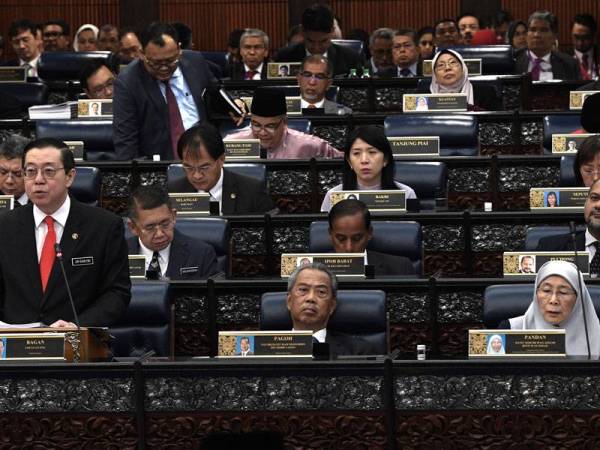 Guan Eng ketika membentangkan Belanjawan 2020 di Dewan Rakyat hari ini.  - Foto Bernama