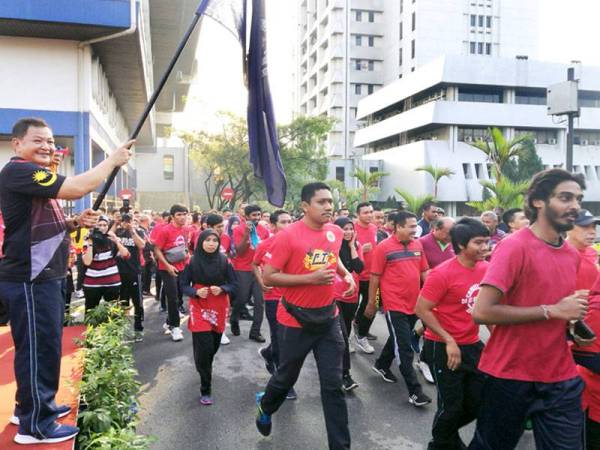 Abdul Hamid merasmikan Pelancaran Bulan Sukan Negara Peringkat PDRM 2019 di Bukit Aman hari ini.