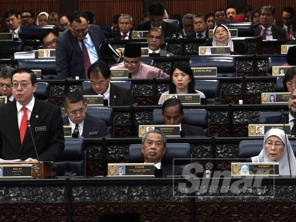 Guan Eng ketika membentangkan Belanjawan 2020 di Dewan Rakyat kelmarin. 