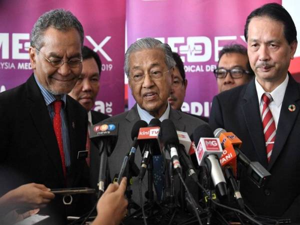 Perdana Menteri, Tun Dr Mahathir Mohamad ketika sidang media selepas merasmikan Persidangan Peranti Perubatan Antarabangsa (IMDC) 2019 dan Ekspo Peranti Perubatan Malaysia (MYMEDEX) 2019 hari ini.  - Foto Bernama