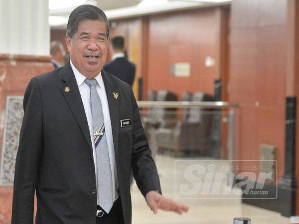 Mohamad Sabu di Parlimen hari ini. - Foto SHARIFUDIN ABDUL RAHIM