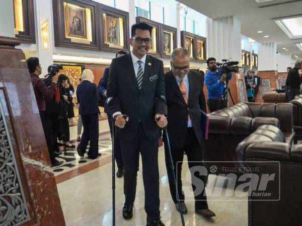 Mohd Azis di Parlimen hari ini. - Foto SHARIFUDIN ABDUL RAHIM