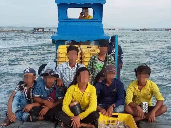 Lapan nelayan termasuk tujuh warga asing ditahan oleh APMM Pulau Pinang petang semalam.