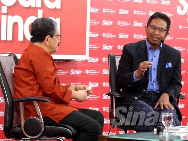 Bicara Minda bersama Prof Datuk Seri Dr Zaini Ujang (kanan) yang berlangsung di Dewan Karangkraf Seksyen 15. - FOTO ASRIL ASWANDI SHUKOR