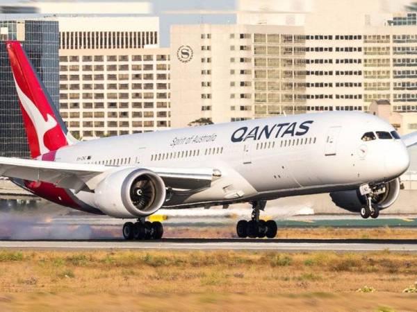 Syarikat penerbangan Australia, Qantas Airlines menguji penerbangan komersial terpanjang di dunia dari New York ke Sydney, hujung minggu ini. -Foto AFP