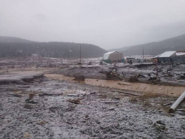 Sekurang-kurangnya 13 terbunuh apabila empangan runtuh di lombong emas di rantau Krasnoyarsk Siberia. -Foto Agensi