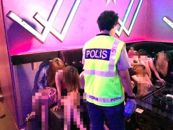 Antara yang ditahan dalam Ops Noda di pusat hiburan di Jalan Imbi, Kuala Lumpur tengah malam tadi.