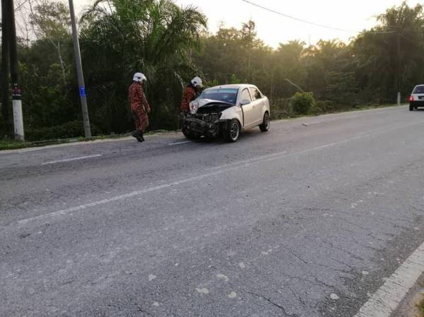 Salah sebuah kenderaan yang terbabit dalam kemalangan itu.
