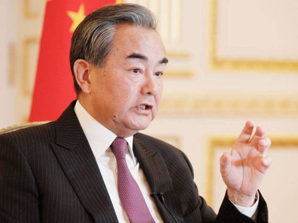 Menteri Luar China, Wang Yi ketika temuramah bersama AFP di Paris semalam. - Foto: AFP