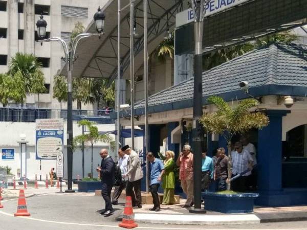 Zainal telah selesai merakam percakapan di Bukit Aman.