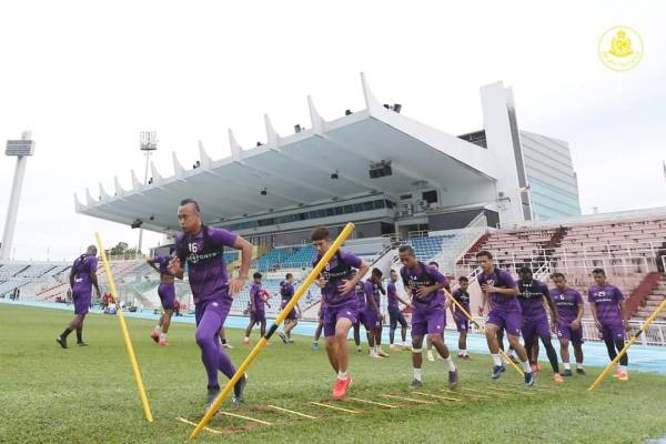 Pemain Tok Gajah giat menjalani latihan menjelang aksi menentang Kedah di Kuantan, malam ini. Foto: Pahang FA