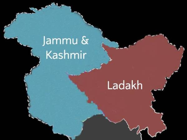 Jammu & Kashmir dan Ladakh diletakkan sebagai kesatuan wilayah yang akan ditadbir secara terus oleh India.