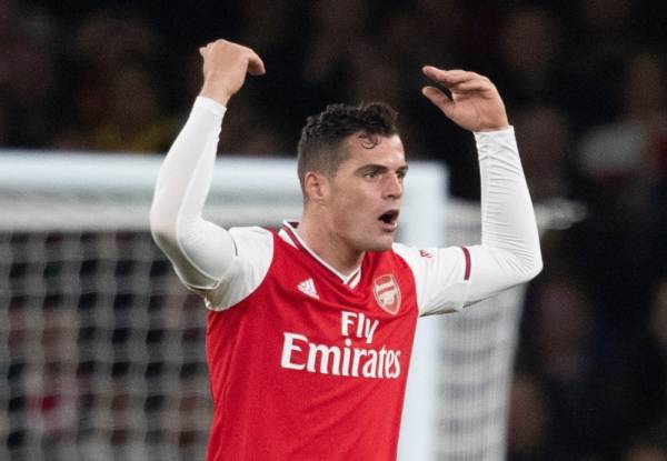 
Reaksi Xhaka ketika diejek penyokong Arsenal di Stadium Emirates Ahad lalu.