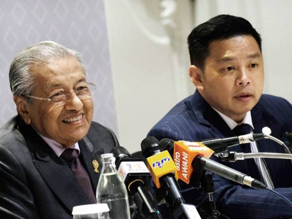 Perdana Menteri, Tun Dr Mahathir Mohamad bercakap pada satu sidang akhbar semasa Summit ASEAN China ke-22 di sini di IMPACT Muang Thong Thani hari ini. - foto: BERNAMA