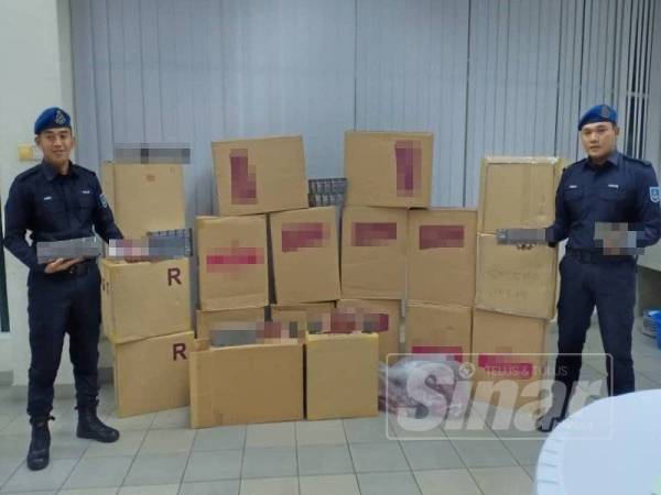 PPM merampas pelbagai jenis rokok tidak bercukai bernilai RM142,797 dalam serbuan di sebuah rumah di Taman Kota Warisan, Sepang Selasa lalu.