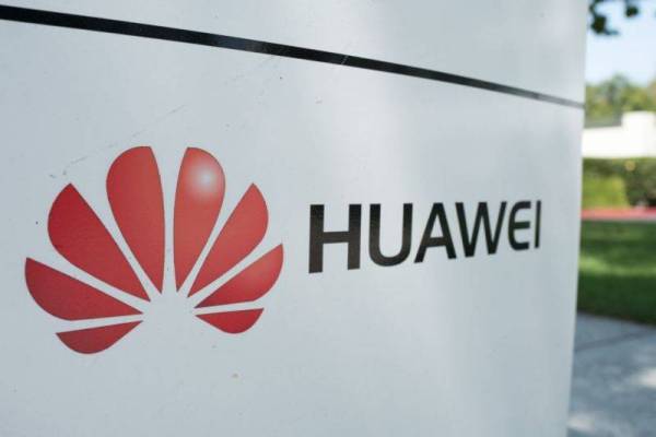 Hampir 190,000 kakitangan Huawei bakal menerima ganjaran tunai dan kenaikan gaji sebanyak dua kali ganda pada bulan ini.