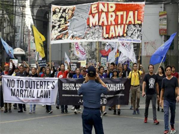 Aktivis mendesak undang-undang tentera di wilayah Mindanao ditarik balik.