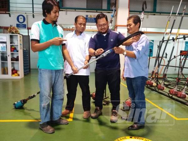 Pasukan Unit Mekanisasi Ladang, MPOB menunjukkan Cantas Elektro yang lebih ringan dan mesra alam sekitar bakal berada di pasaran pertengahan 2020.
