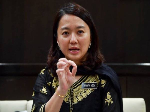 Hannah Yeoh ketika sidang media selepas sesi dialog bersama ahli-ahli Majlis Wanita Pihak Berkuasa Tempatan (PBT) di Kementerian Pembangunan Wanita, Keluarga dan Masyarakat hari ini. - Foto Bernama