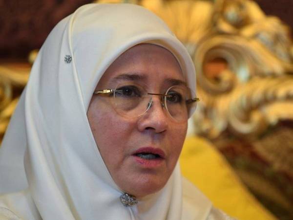 Tunku Azizah - Foto Bernama