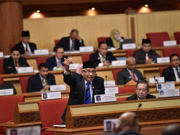 Abdul Aziz ketika menjawab soalan lisan pada Sidang DUN Perak hari ini.