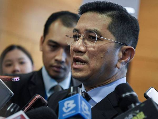 Menteri Hal Ehwal Ekonomi Datuk Seri Mohamed Azmin Ali. - Foto Bernama