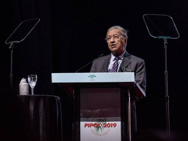 Dr Mahathir mengalami pendarahan hidung selepas merasmikan Kongres dan Pameran Minyak Sawit Antarabangsa (PIPOC) 2019 di Kuala Lumpur baru-baru mengejutkan pelbagai pihak.