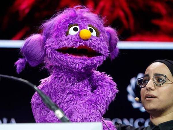 Basma adalah salah satu watak baharu yang akan menyertai keluarga Sesame Street global untuk rancangan Ahlan Simsim. - Foto AFP