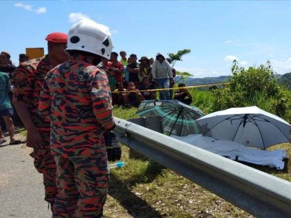 Nahas yang berlaku di Jalan Sungai Koyan- Cameron Highlands, Lipis semalam. FOTO: JBPM