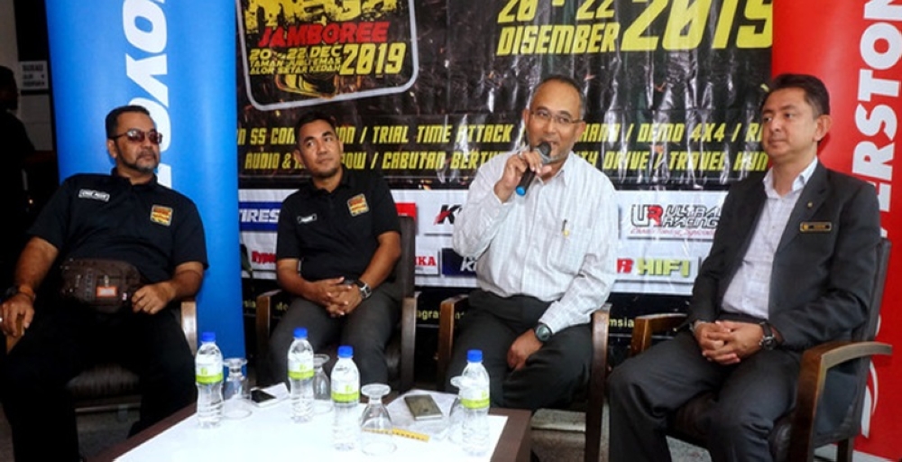 PENGARAH Tourism Malaysia Wilayah Utara, Ahmad Husni Ahmad Basri (dua, kanan) pada Majlis Pelancaran Malaysia 4x4 Mega Jamboree 2019.