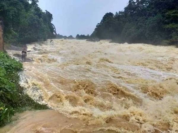 125 Mangsa Banjir Dipindah Di Kuala Krai