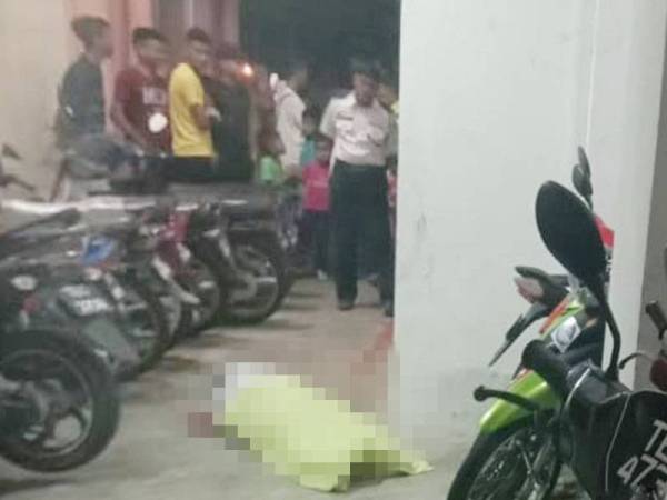 Mayat mangsa ditemui penghuni Perumahan Rakyat (PPR) Hiliran kira-kira jam 9.10 malam tadi. -Foto Ihsan pembaca