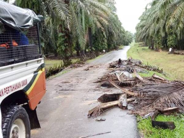 Kesemua jalan juga telah dibuka kepada pengguna.