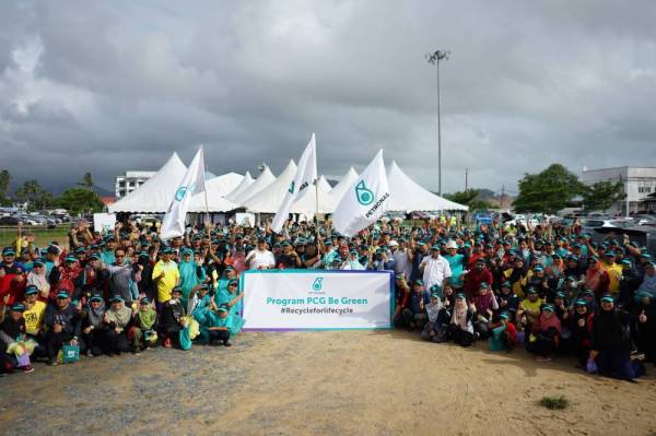 PCG Be Green Kertih 2019 menarik lebih kurang 500 orang sukarelawan dalam aktiviti pembersihan Pantai Paka. 