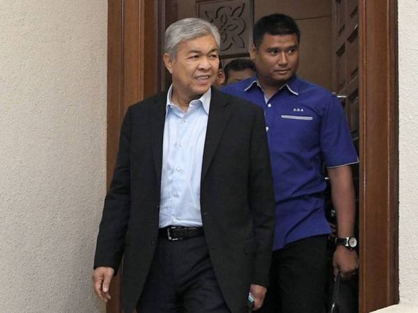 Zahid Bayar Rm1 3 Juta Bagi Empat Kad Kredit Saksi