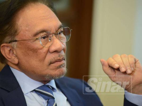 Anwar ketika wawancara eksklusif dengan Sinar Harian di Bangunan Parlimen di sini semalam. - Foto Sinar Harian MOHD IZARI ROSLI