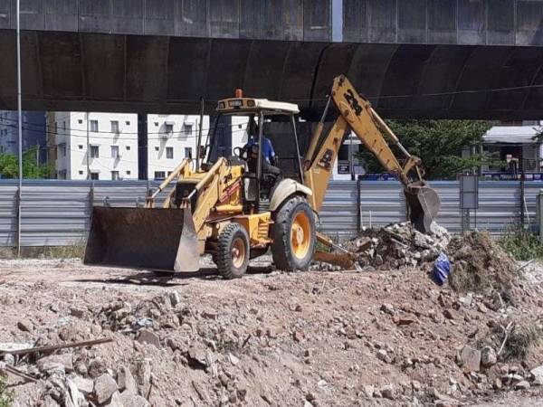 Kerja pembinaan semula Masjid Sungai Nibong Besar dimulakan semula hari ini.