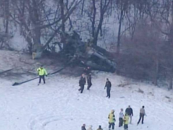 Sebuah helikopter tentera AS terhemnpas di Minnesota semalam. -FOTO: AGENSI