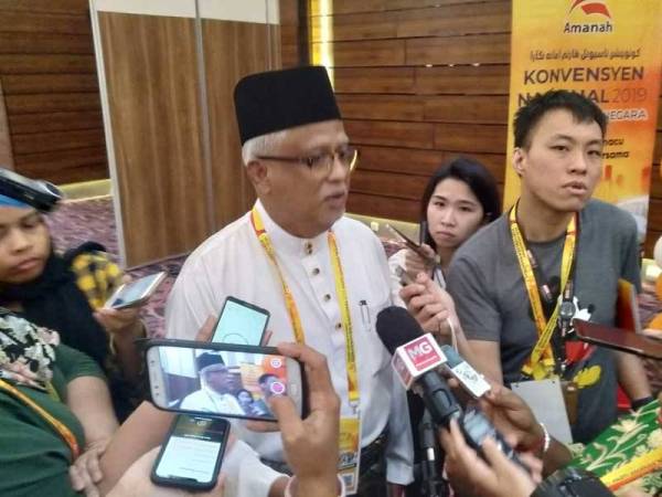 Mahfuz menjawab soalan pemberita selepas sidang akhbar Konvensyen Nasional Amanah 2019 di Pusat Konvensyen Ideal.