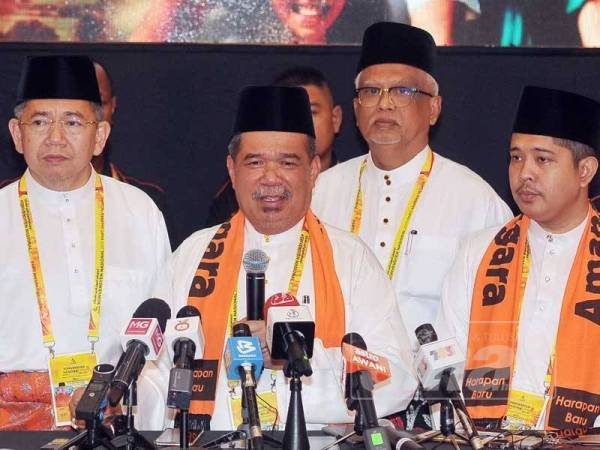 Mohamad ketika sidang akhbar di Konvensyen Nasional Amanah 2019 yang diadakan di IDCC Shah Alam. - FOTO ROSLI TALIB