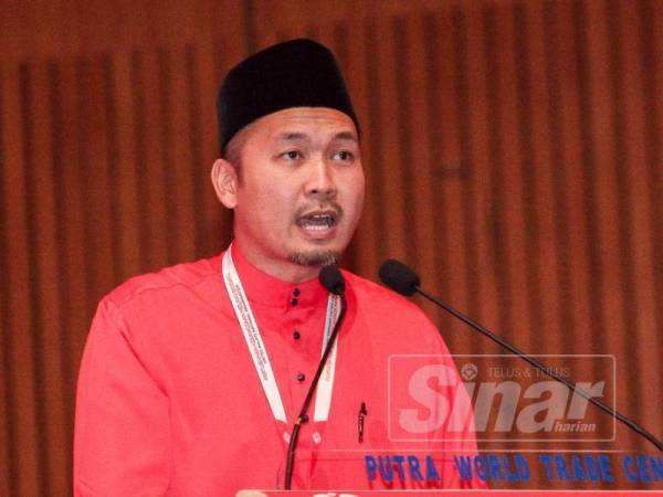 Johari berucap pada Perhimpunan Agung UMNO 2019 di PWTC di sini hari ini. -Foto Sinar Harian ZAHID IZZANI