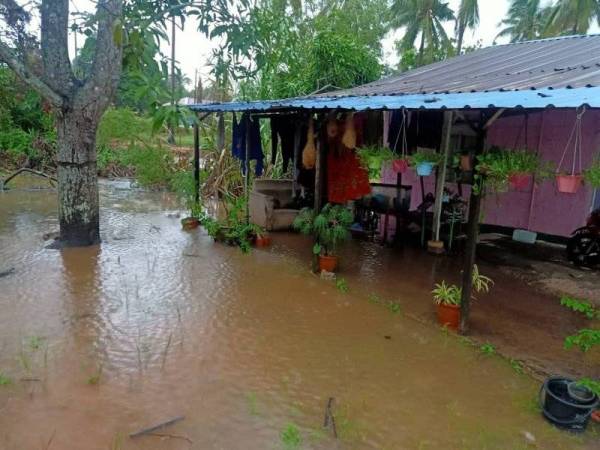 Keadan rumah penduduk yang dinaiki air. Foto: JPBD KOTA TINGGI